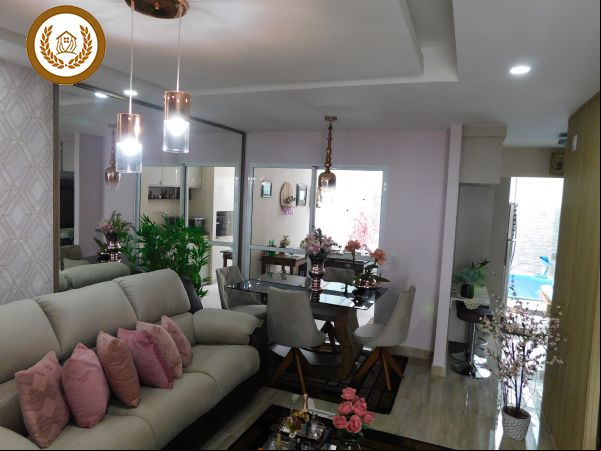 Excelente casa em condom