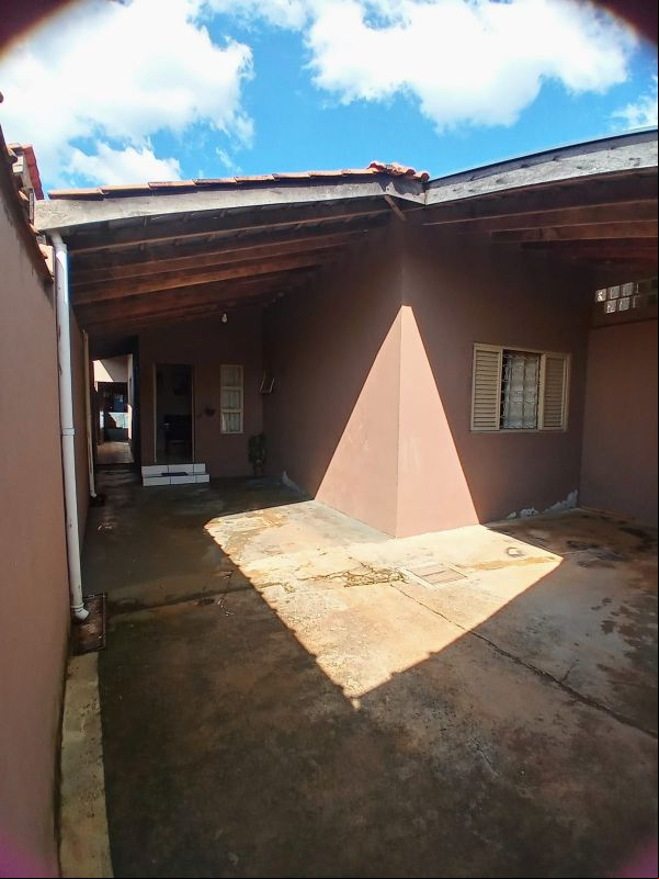 Ampla Casa - 2 Quartos (1 Su